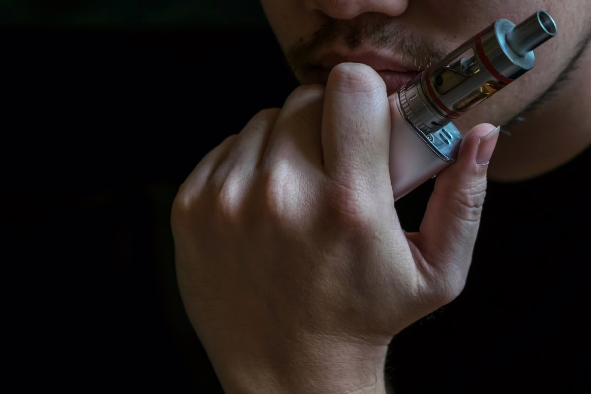 Ilustrasi untuk memahami apa itu jasa maklon liquid vape dan cara kerjanya